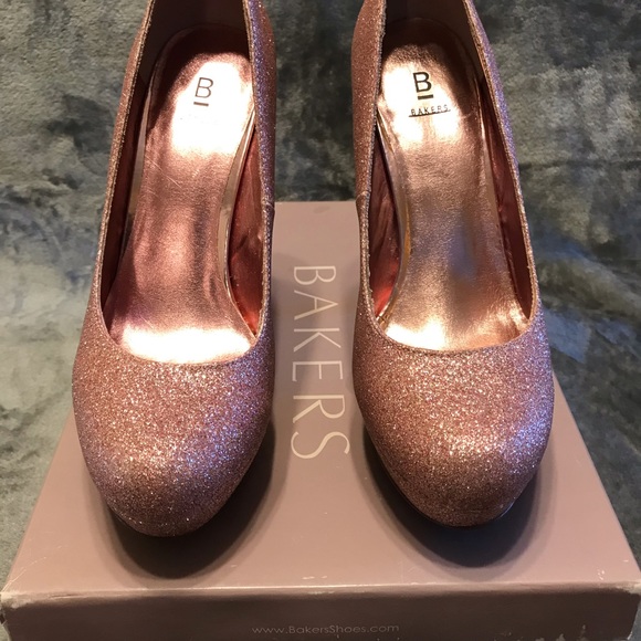 SALE! 💗Bakers Sparkle Pump!💗 - Picture 2 of 7